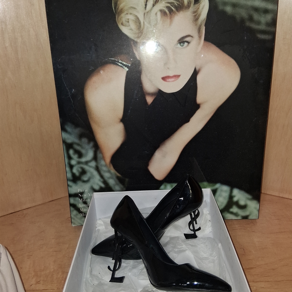 Yves Saint Laurent Black Patent Leather Logo Stiletto Pumps - Picture 3 of 4